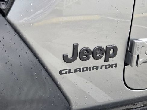 Certified 2020 Jeep Gladiator Sport w/ Quick Order Package 24S AWD/4WD image 10