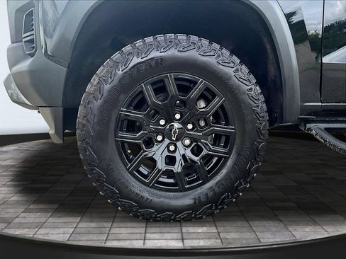 Used 2024 Chevrolet Colorado Trail Boss w/ Technology Package AWD/4WD image 35