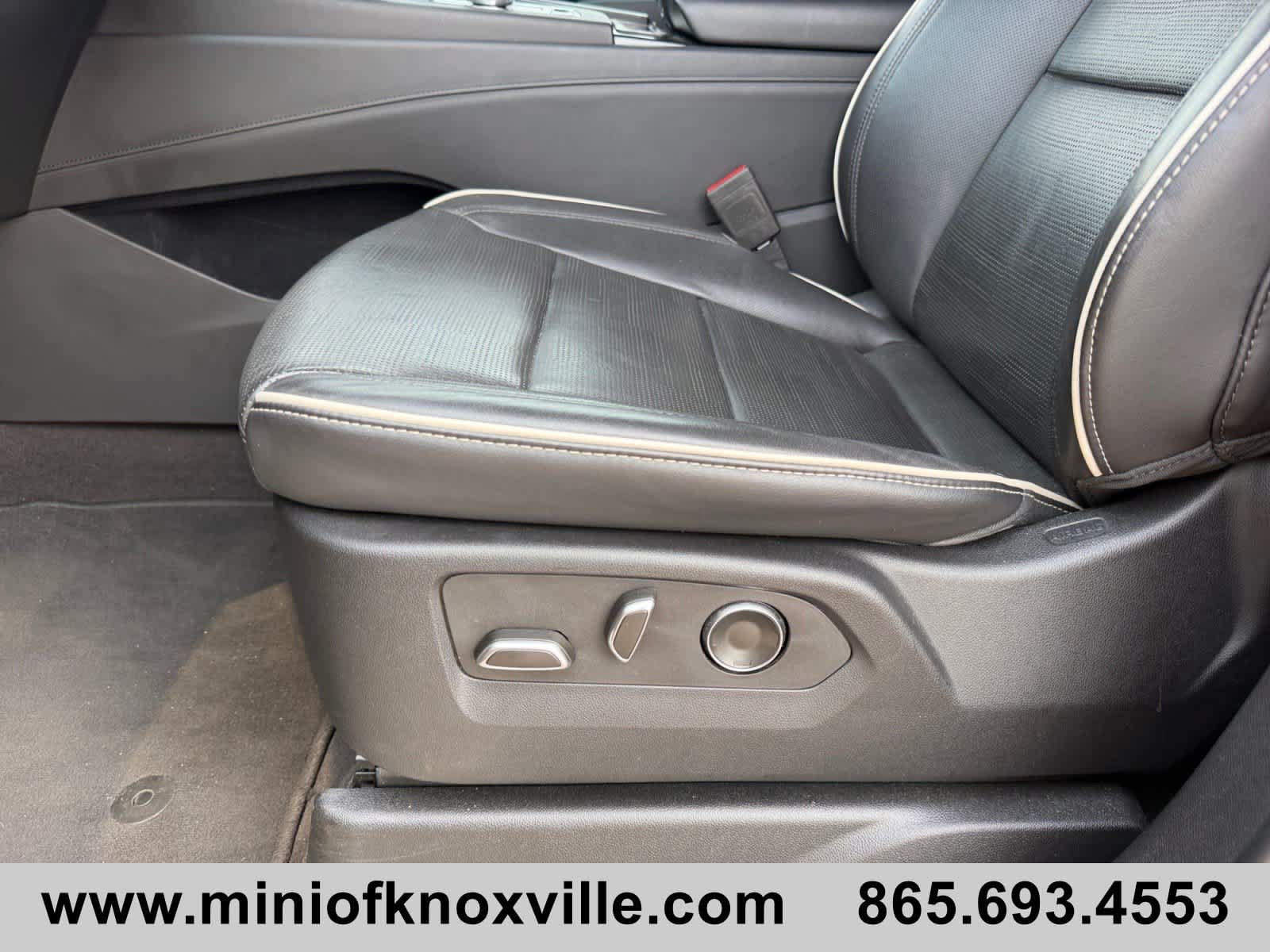 Used 2024 Cadillac Escalade Sport AWD/4WD image 11