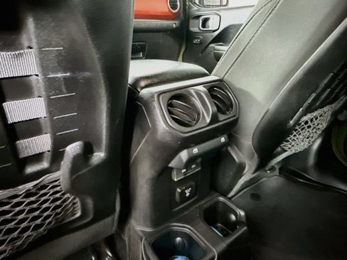 Used 2021 Jeep Wrangler Unlimited Rubicon AWD/4WD image 37