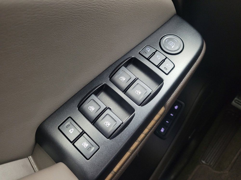 Used 2018 GMC Yukon Denali w/ Denali Ultimate Package AWD/4WD image 27