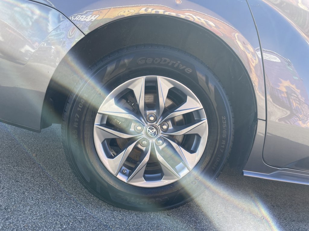 Certified 2024 Toyota Sienna LE AWD/4WD image 12
