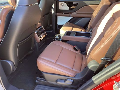 New 2026 Lincoln Aviator Reserve w/ Luxury Package image 17