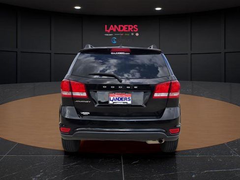 Used 2019 Dodge Journey SE w/ Blacktop Package image 3