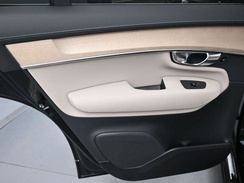 New 2026 Volvo XC90 B6 Plus AWD/4WD image 19