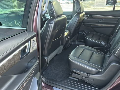 Used 2025 Buick Enclave Avenir w/ Trailering Package, 5000 lbs. image 24