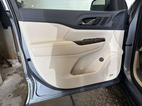 Certified 2021 GMC Acadia Denali w/ Denali Ultimate Package AWD/4WD image 13