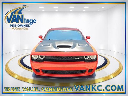 Used 2017 Dodge Challenger SRT Hellcat image 2