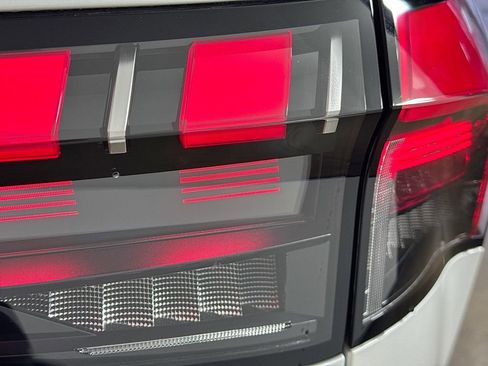 New 2026 INFINITI QX80 4WD w/ Sport Exterior Package image 32