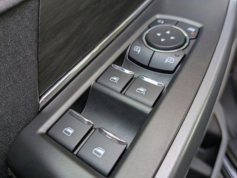 Used 2025 Ford F150 Lariat w/ Equipment Group 502A High image 25