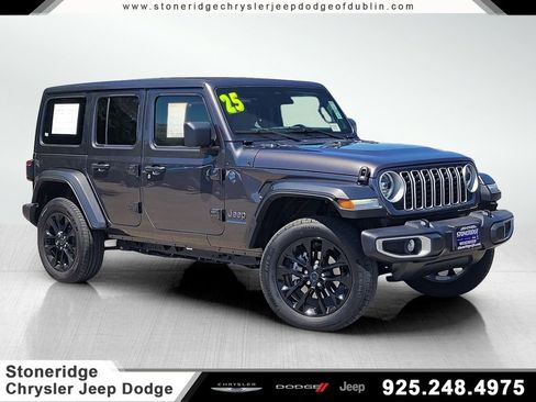 Used 2025 Jeep Wrangler Unlimited Sahara w/ Safety Group AWD/4WD image 1