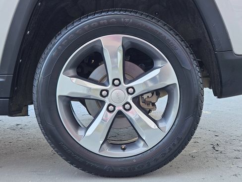 Used 2022 Jeep Grand Cherokee Limited RWD image 28