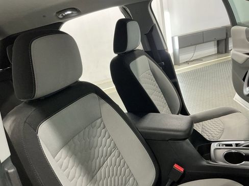 Used 2020 Chevrolet Equinox LS image 23