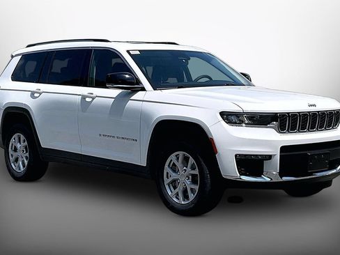 Used 2023 Jeep Grand Cherokee L Limited AWD/4WD image 2