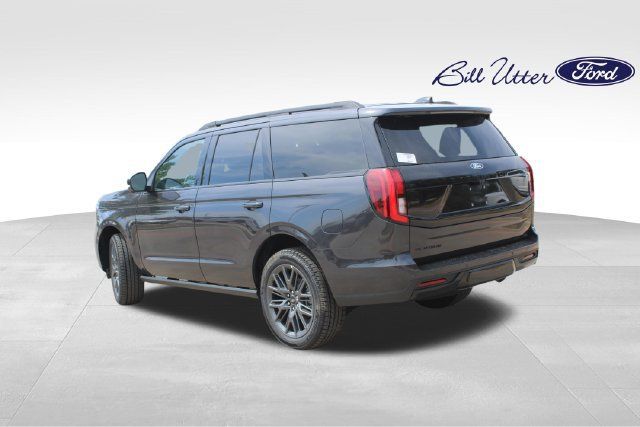 New 2027 Ford Expedition Platinum w/ Stealth Appearance Package AWD/4WD image 4
