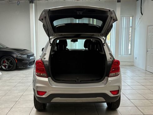 Used 2020 Chevrolet Trax LT w/ LT Convenience Package image 15