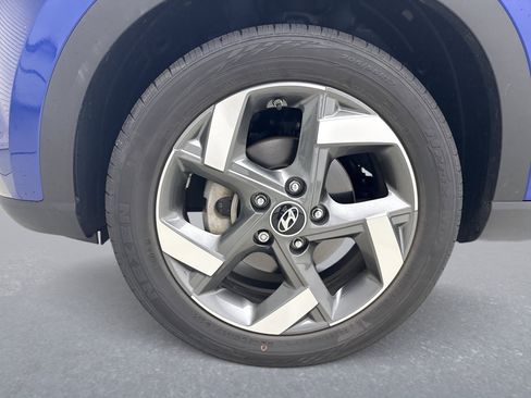 Used 2024 Hyundai Venue Limited FWD image 21