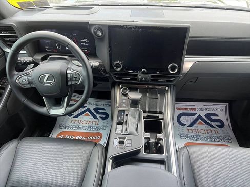 Used 2024 Lexus GX 550 AWD/4WD image 11