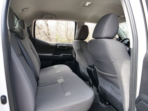 Used 2023 Toyota Tacoma SR AWD/4WD image 29