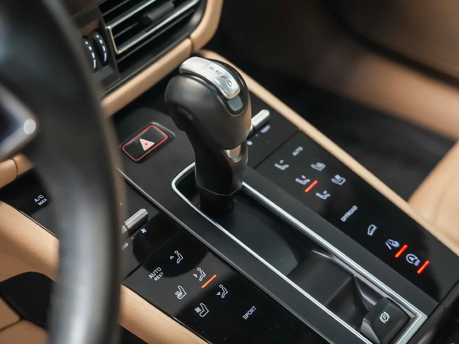 Used 2023 Porsche Macan AWD/4WD image 19