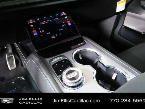 Used 2026 Cadillac Vistiq Luxury AWD/4WD image 16