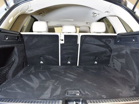 Used 2017 Mercedes-Benz GLC 300 4MATIC image 28