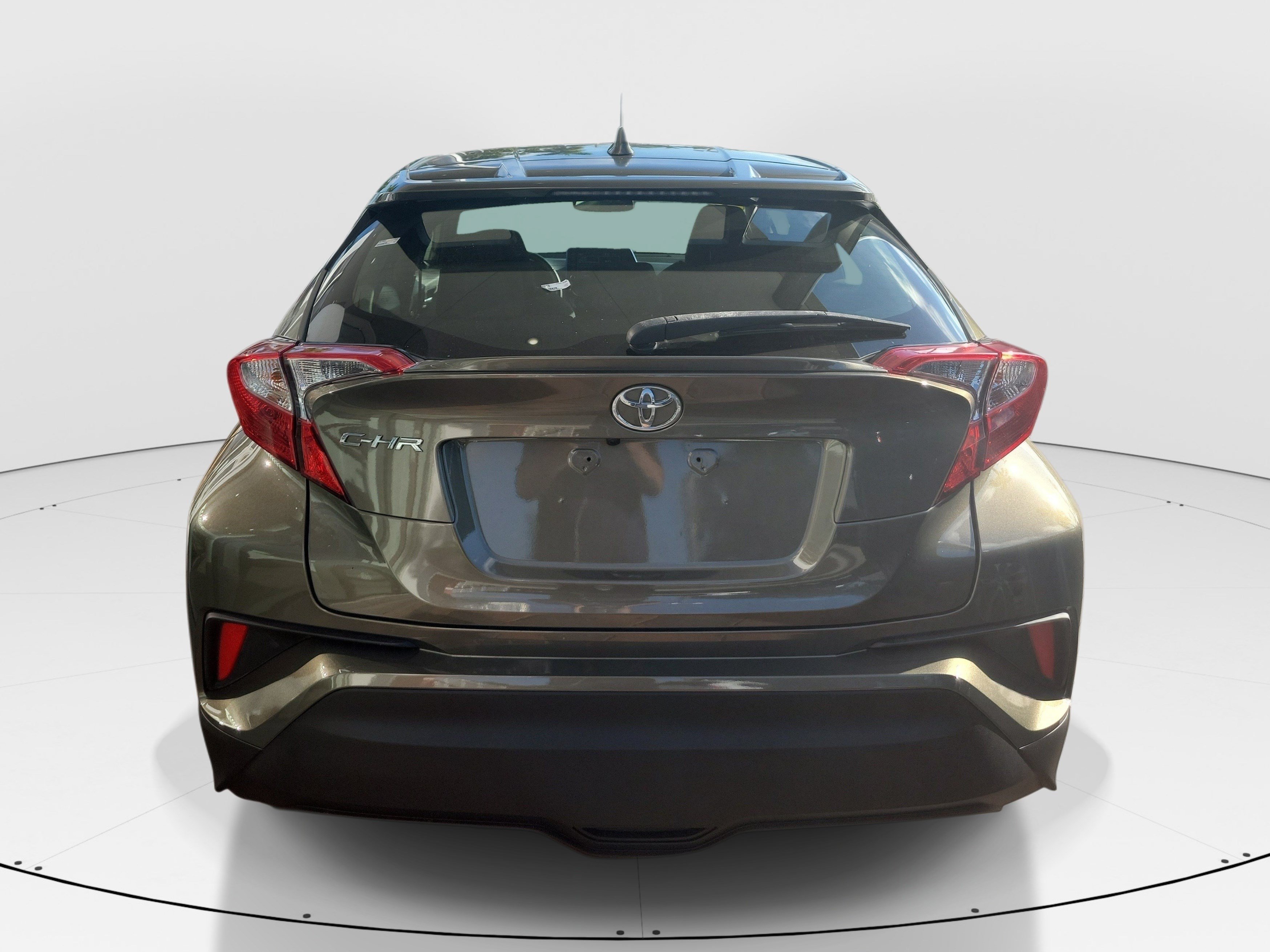 Used 2021 Toyota C-HR XLE FWD image 6