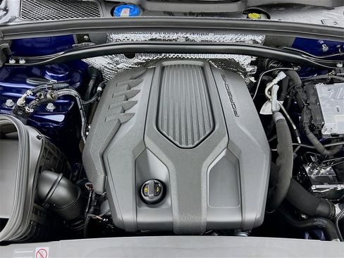 New 2026 Porsche Macan image 32