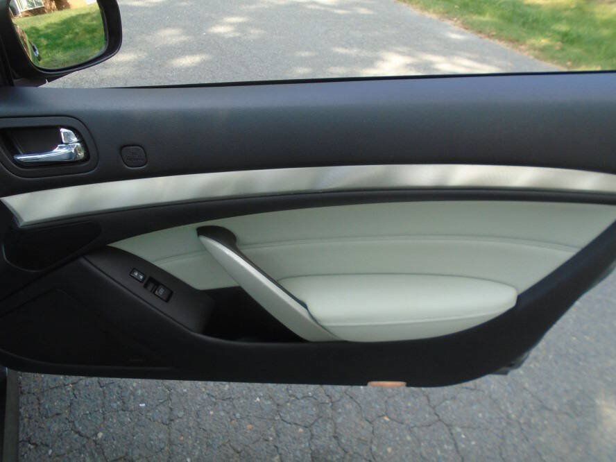 Used 2010 INFINITI G37 Convertible w/ Premium Pkg RWD image 20
