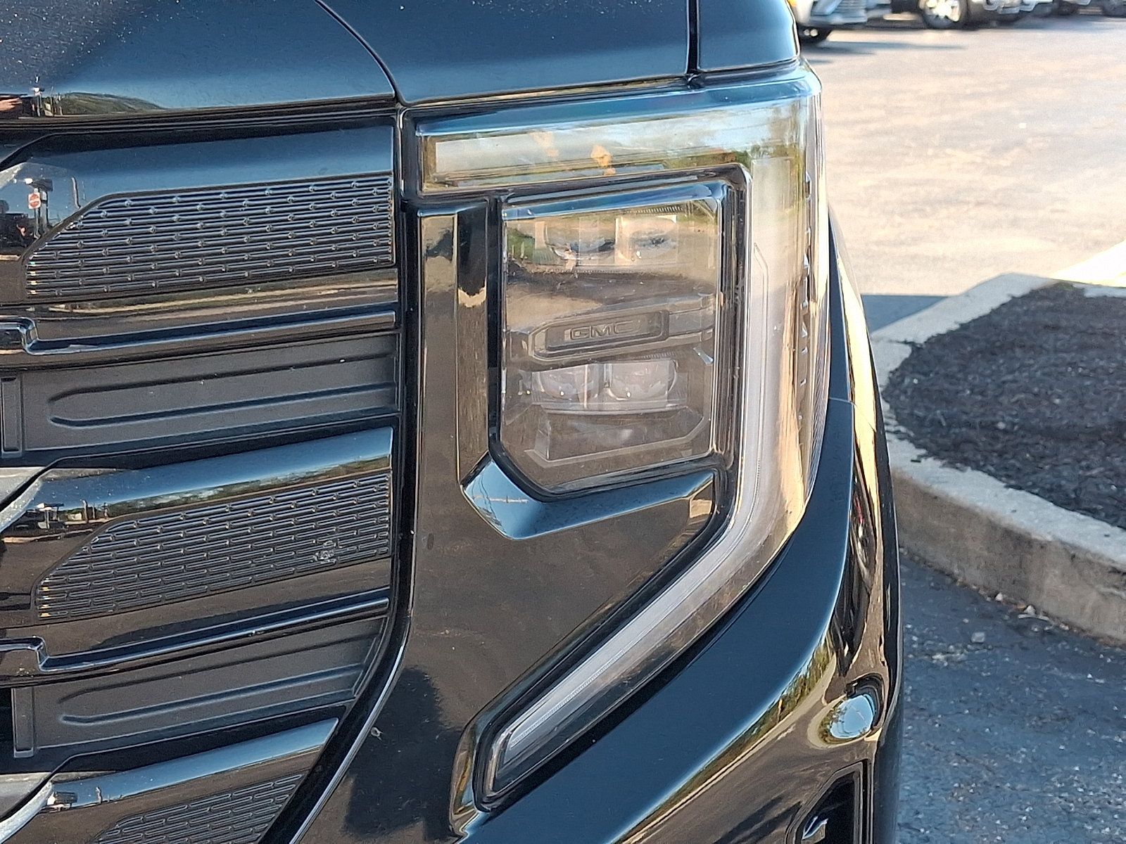 Used 2023 GMC Sierra 1500 Elevation w/ Elevation Premium Package AWD/4WD image 9