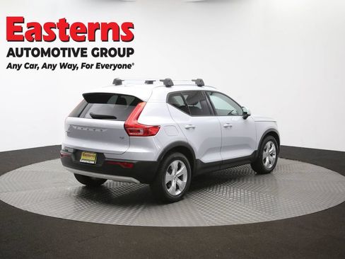 Used 2021 Volvo XC40 T4 Momentum FWD image 39