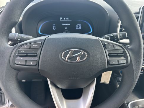 New 2026 Hyundai Venue SE image 18