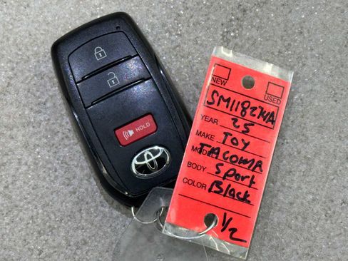 Certified 2025 Toyota Tacoma TRD Sport AWD/4WD image 43