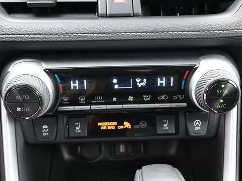 Certified 2022 Toyota RAV4 XLE image 22