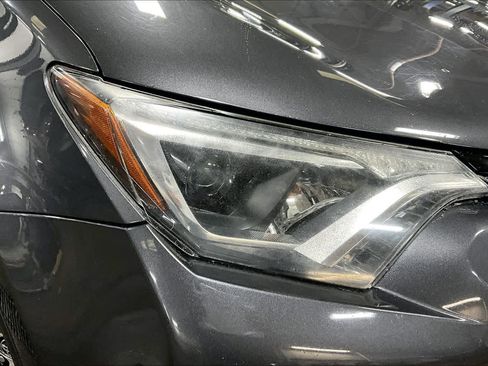 Used 2017 Toyota RAV4 XLE AWD/4WD image 26