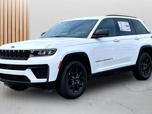 New 2026 Jeep Grand Cherokee Altitude RWD image 4