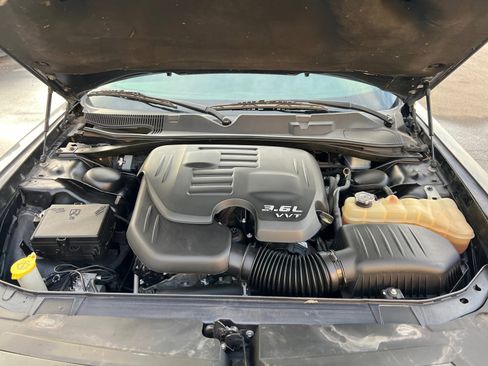 Used 2019 Dodge Challenger SXT w/ Blacktop Package image 32