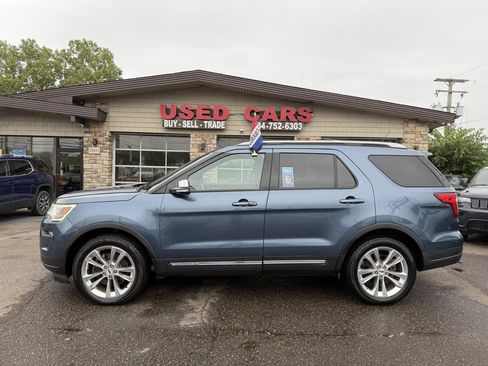 Used 2019 Ford Explorer XLT w/ Equipment Group 202A AWD/4WD image 3
