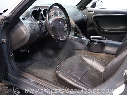 Used 2008 Pontiac Solstice GXP w/ Premium Package RWD image 4