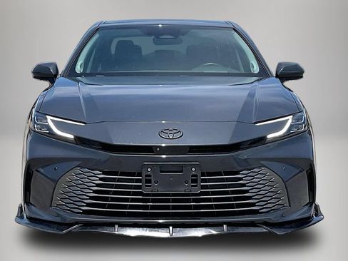 Used 2025 Toyota Camry XLE w/ Premium Plus Package AWD/4WD image 3