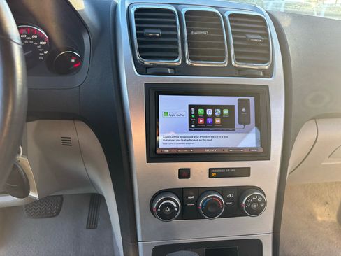 Used 2011 GMC Acadia SL w/ Preferred Package image 22