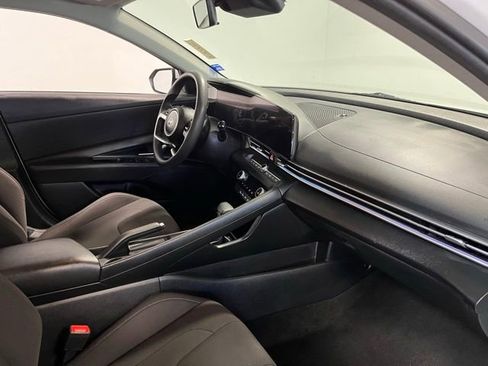 Used 2024 Hyundai Elantra SEL FWD image 11