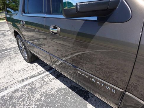 Used 2016 Lincoln Navigator L Select image 11