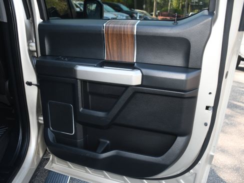 Used 2017 Ford F150 Lariat w/ Equipment Group 502A Luxury image 22