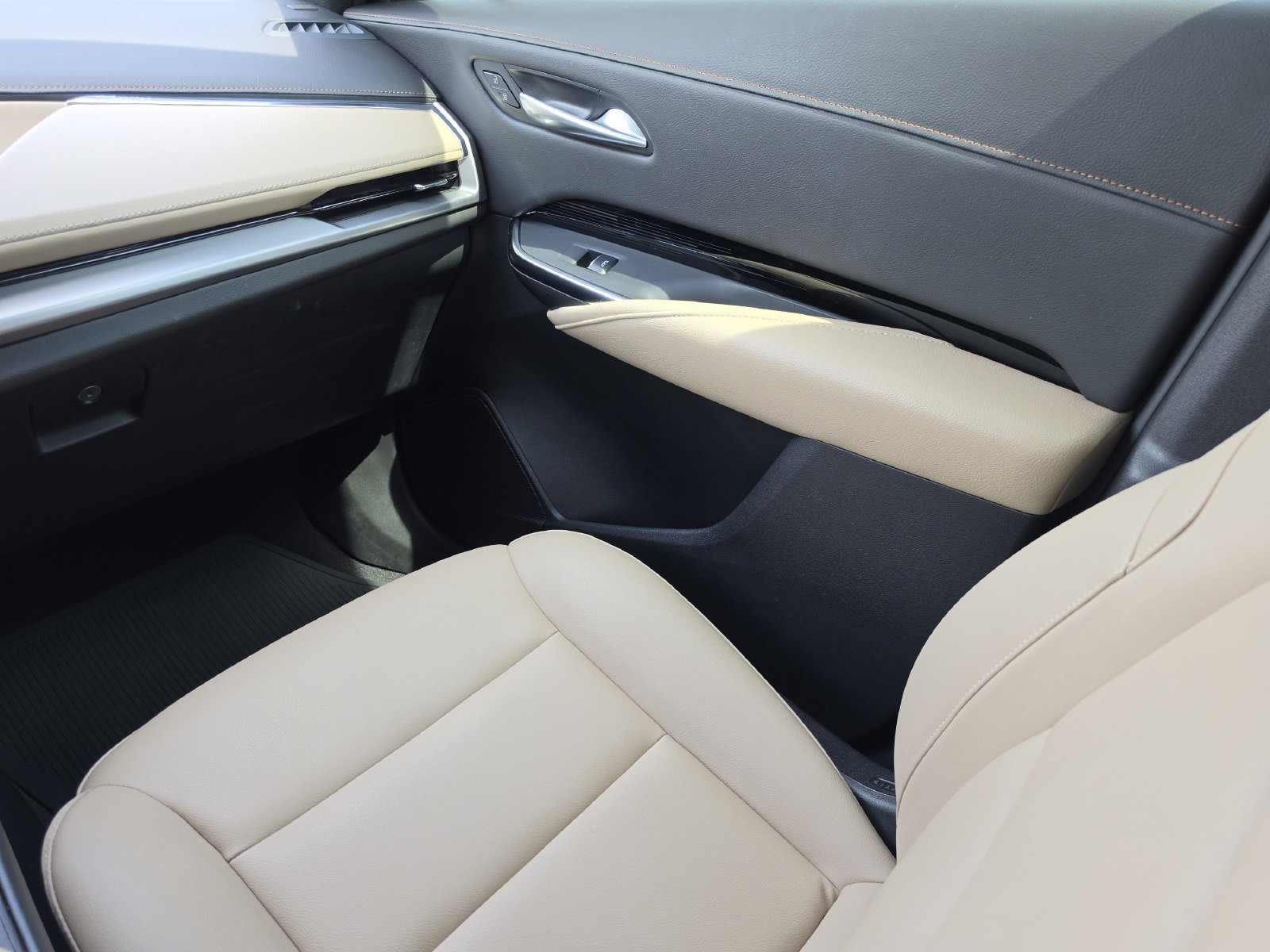 Used 2024 Cadillac XT4 Luxury FWD image 19