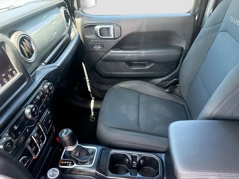 Used 2020 Jeep Wrangler Unlimited Sahara w/ Safety Group AWD/4WD image 26