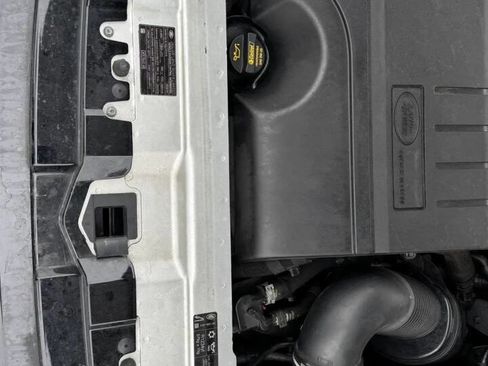 Used 2018 Land Rover Range Rover Evoque image 24