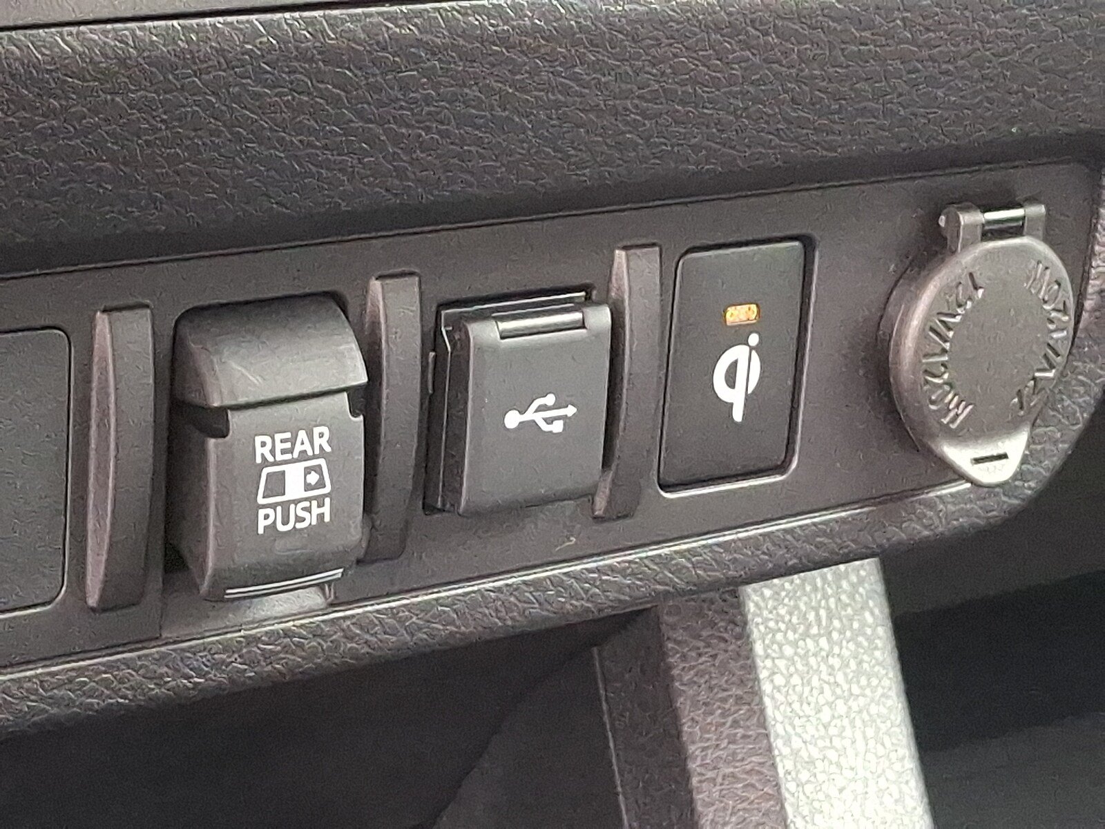 Used 2022 Toyota Tacoma TRD Off-Road AWD/4WD image 22