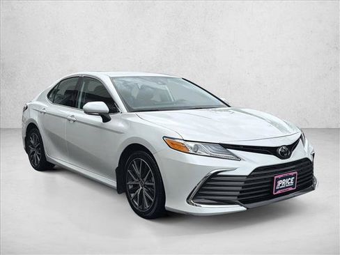 Used 2023 Toyota Camry XLE w/ Cold Weather Package AWD/4WD image 3