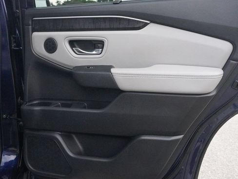 Used 2023 Honda Pilot Elite image 30